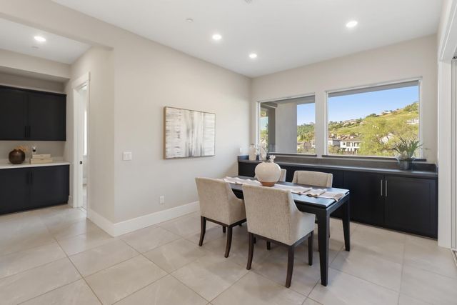 2042 Ritchie St, Folsom, CA 95630