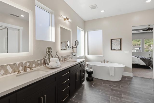 2042 Ritchie St, Folsom, CA 95630