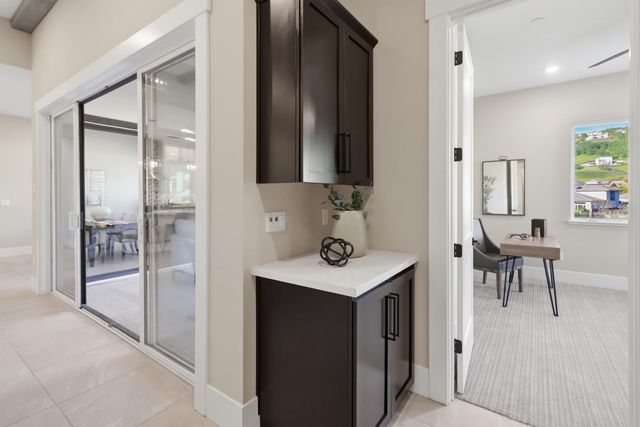 2042 Ritchie St, Folsom, CA 95630