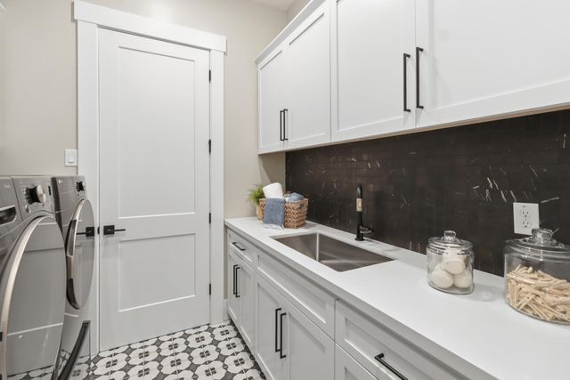 2042 Ritchie St, Folsom, CA 95630