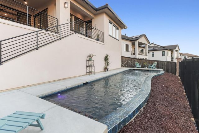 2042 Ritchie St, Folsom, CA 95630