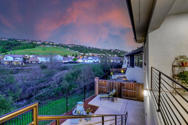 2042 Ritchie St, Folsom, CA 95630