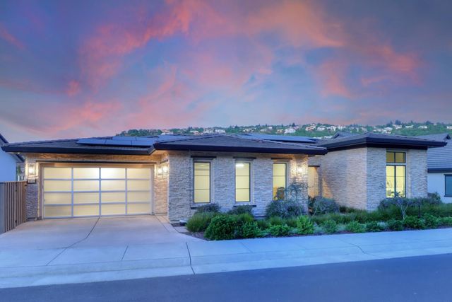 2042 Ritchie St, Folsom, CA 95630