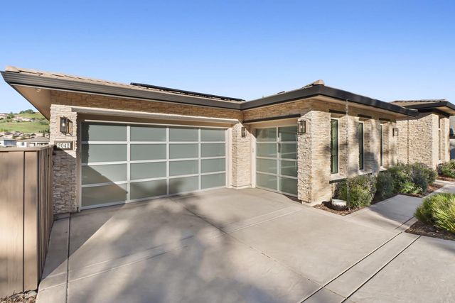 2042 Ritchie St, Folsom, CA 95630