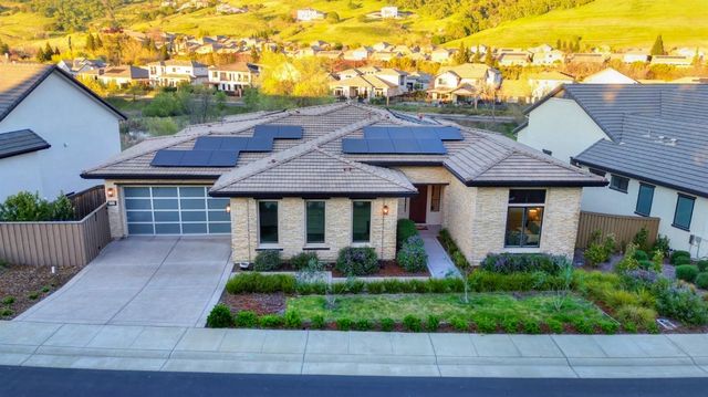 2042 Ritchie St, Folsom, CA 95630