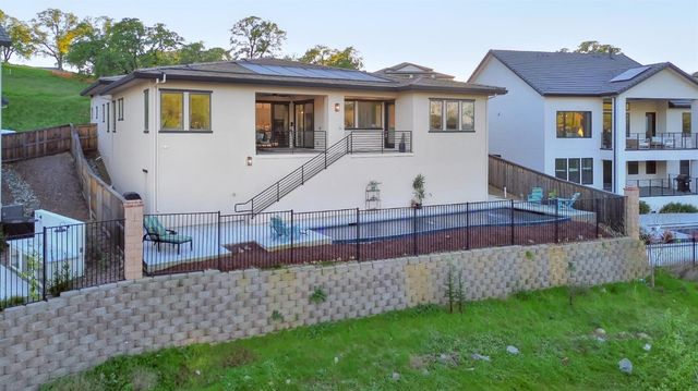 2042 Ritchie St, Folsom, CA 95630