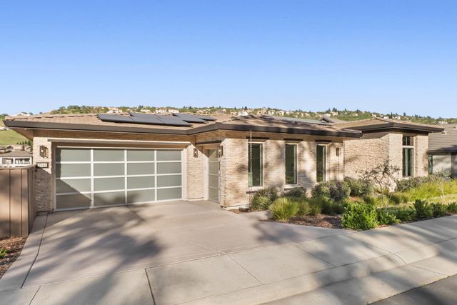 2042 Ritchie St, Folsom, CA 95630