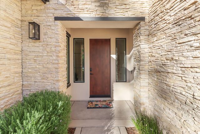 2042 Ritchie St, Folsom, CA 95630