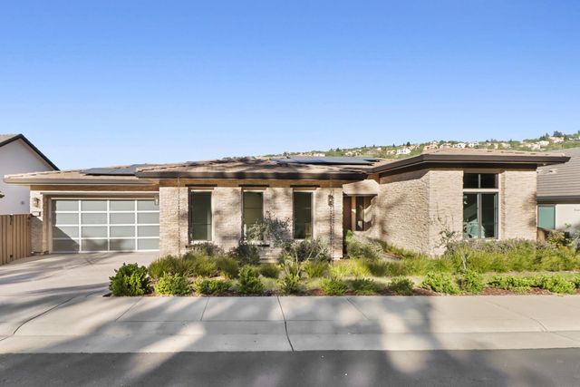 2042 Ritchie St, Folsom, CA 95630