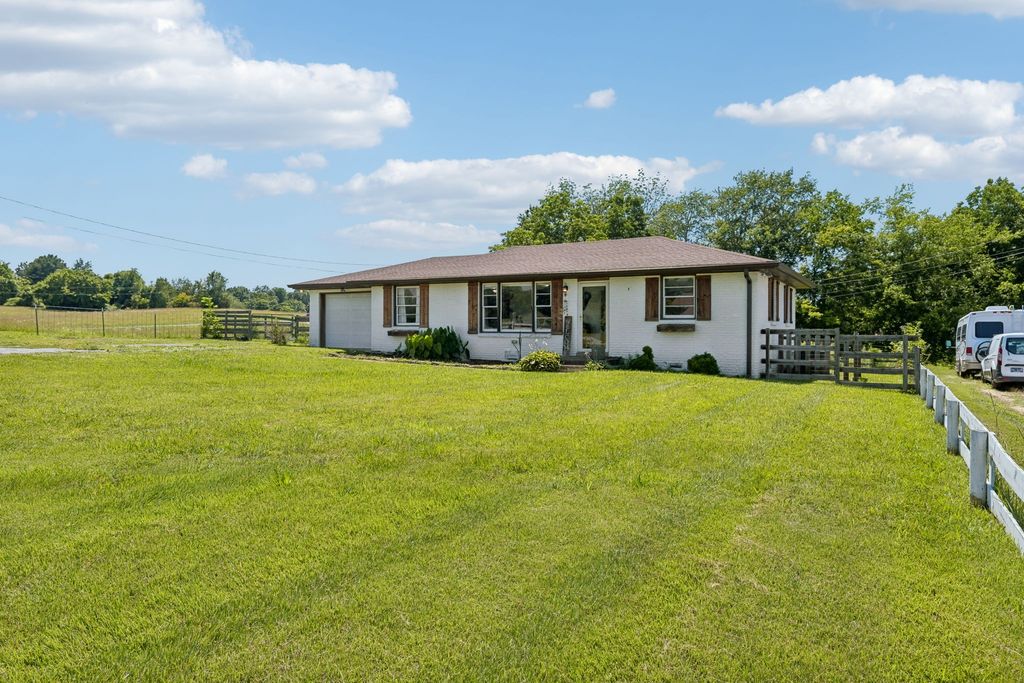 3103 Bearwallow Rd, Ashland City, TN 37015
