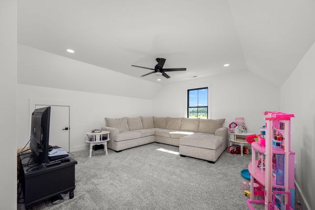 796 Deberry Rd, Morrison, TN 37357