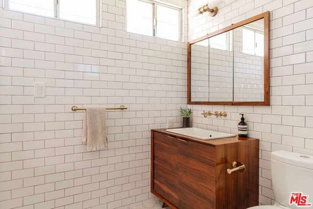 10879 Hillhaven Avenue, Tujunga, CA 91042