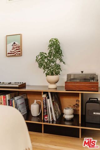 10879 Hillhaven Avenue, Tujunga, CA 91042