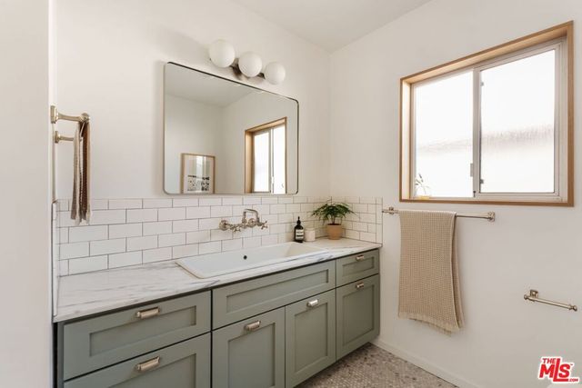 10879 Hillhaven Avenue, Tujunga, CA 91042