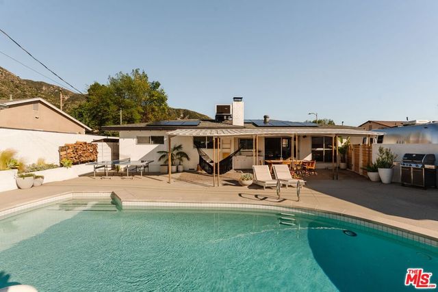 10879 Hillhaven Avenue, Tujunga, CA 91042