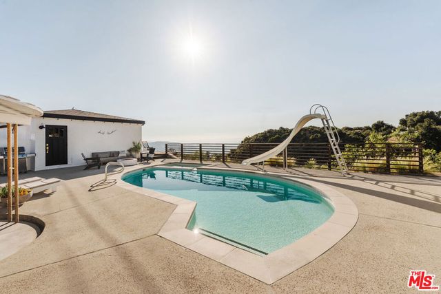 10879 Hillhaven Avenue, Tujunga, CA 91042