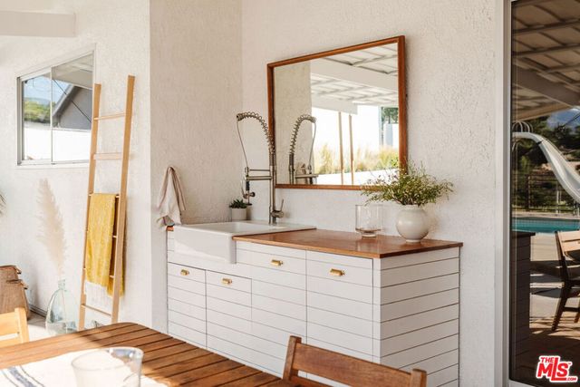 10879 Hillhaven Avenue, Tujunga, CA 91042