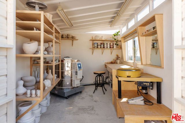 10879 Hillhaven Avenue, Tujunga, CA 91042