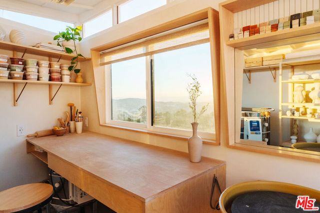 10879 Hillhaven Avenue, Tujunga, CA 91042