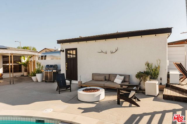 10879 Hillhaven Avenue, Tujunga, CA 91042