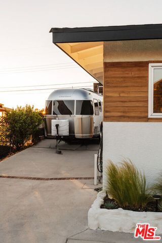 10879 Hillhaven Avenue, Tujunga, CA 91042