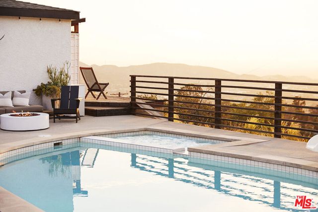 10879 Hillhaven Avenue, Tujunga, CA 91042