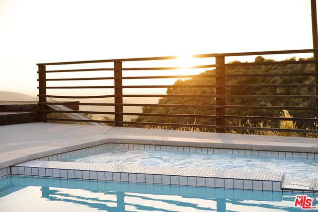 10879 Hillhaven Avenue, Tujunga, CA 91042