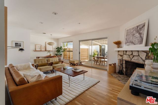 10879 Hillhaven Avenue, Tujunga, CA 91042