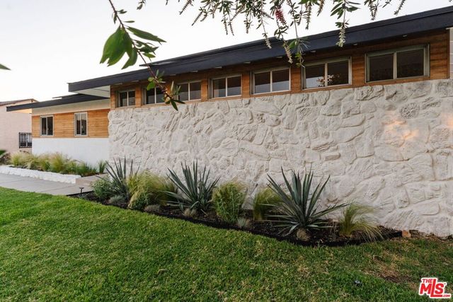 10879 Hillhaven Avenue, Tujunga, CA 91042