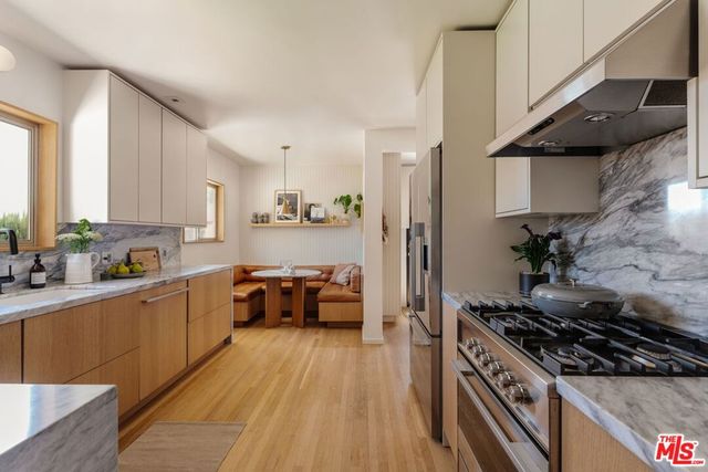 10879 Hillhaven Avenue, Tujunga, CA 91042