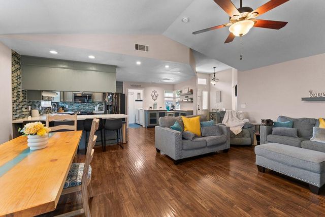 8841 Brattle Pl, Stockton, CA 95209