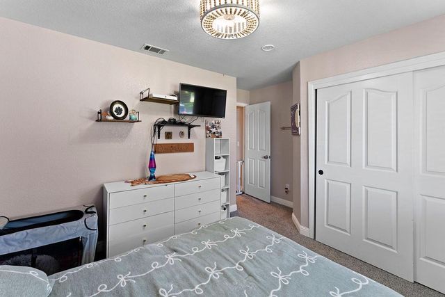 8841 Brattle Pl, Stockton, CA 95209
