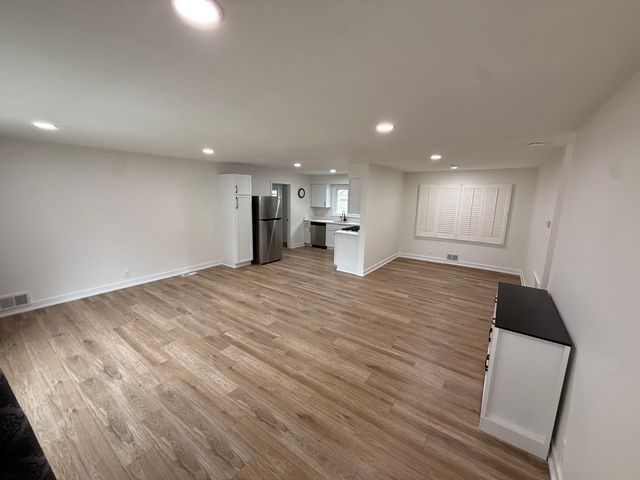 321 N Fairview Avenue, Mount Prospect, IL 60056