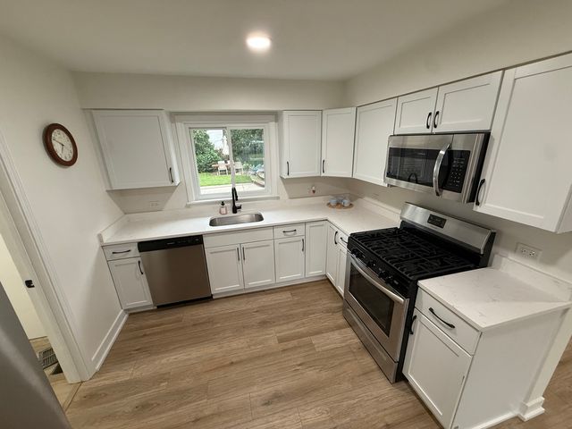 321 N Fairview Avenue, Mount Prospect, IL 60056