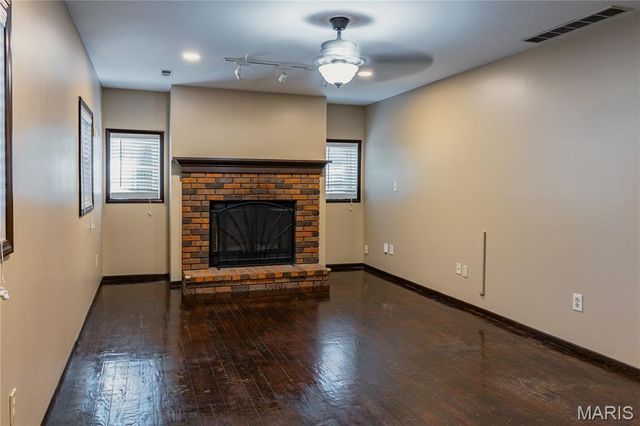 2241 Graystone Drive, St Charles, MO 63303