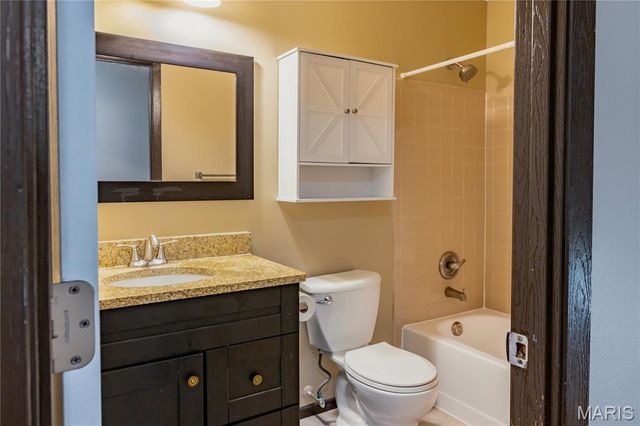 2241 Graystone Drive, St Charles, MO 63303