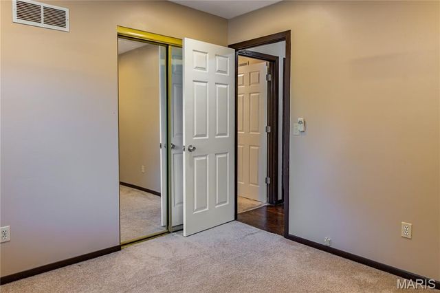 2241 Graystone Drive, St Charles, MO 63303