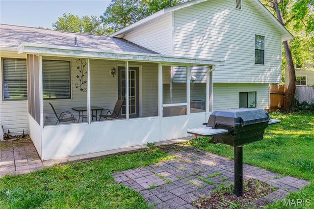 2241 Graystone Drive, St Charles, MO 63303