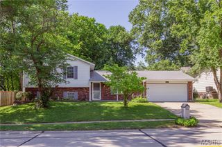 2241 Graystone Drive, St Charles, MO 63303
