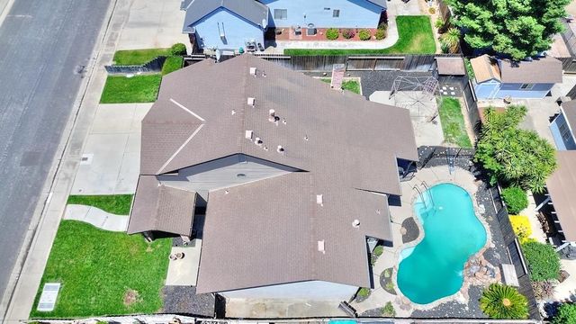 1518 Glenwood Ct, Escalon, CA 95320