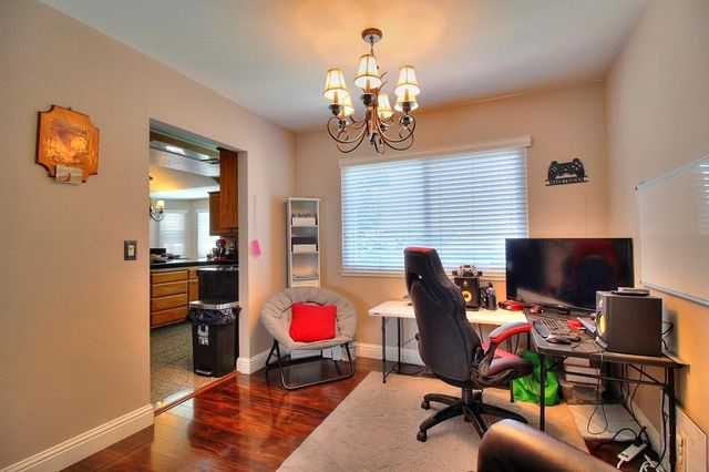 1518 Glenwood Ct, Escalon, CA 95320