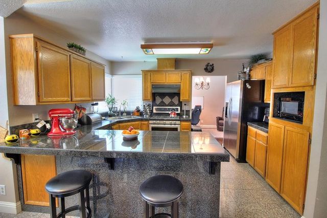 1518 Glenwood Ct, Escalon, CA 95320