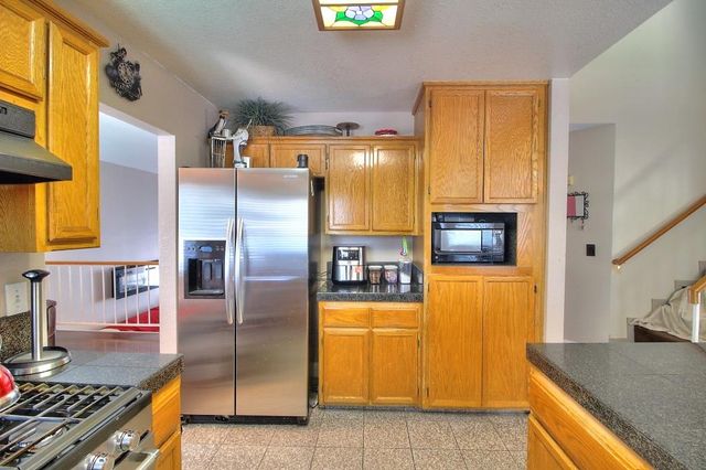 1518 Glenwood Ct, Escalon, CA 95320