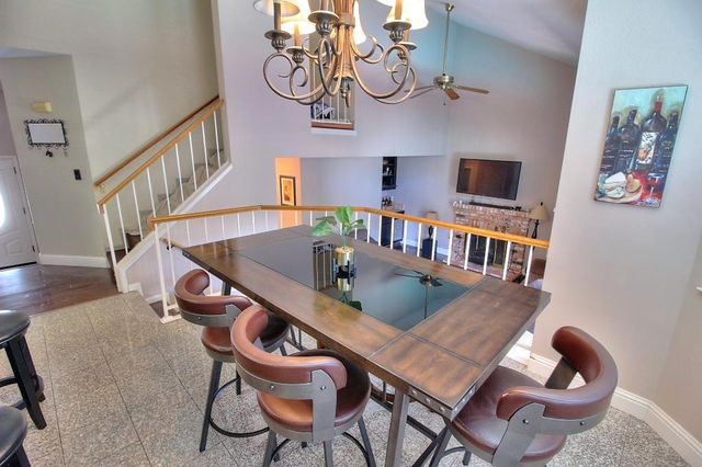 1518 Glenwood Ct, Escalon, CA 95320