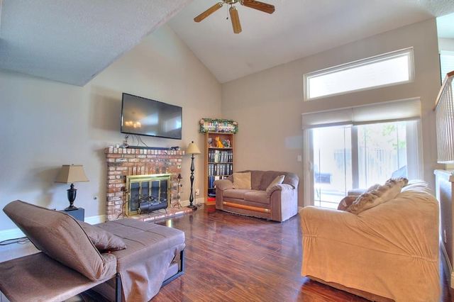 1518 Glenwood Ct, Escalon, CA 95320