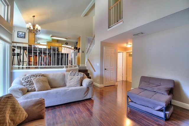 1518 Glenwood Ct, Escalon, CA 95320