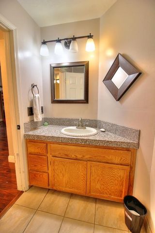 1518 Glenwood Ct, Escalon, CA 95320