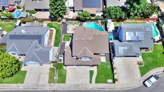 1518 Glenwood Ct, Escalon, CA 95320
