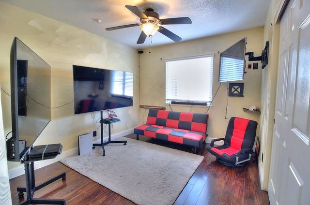 1518 Glenwood Ct, Escalon, CA 95320