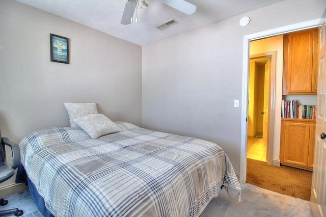 1518 Glenwood Ct, Escalon, CA 95320